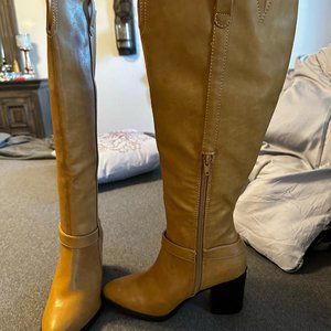 nice camel colored riding boots  size 7